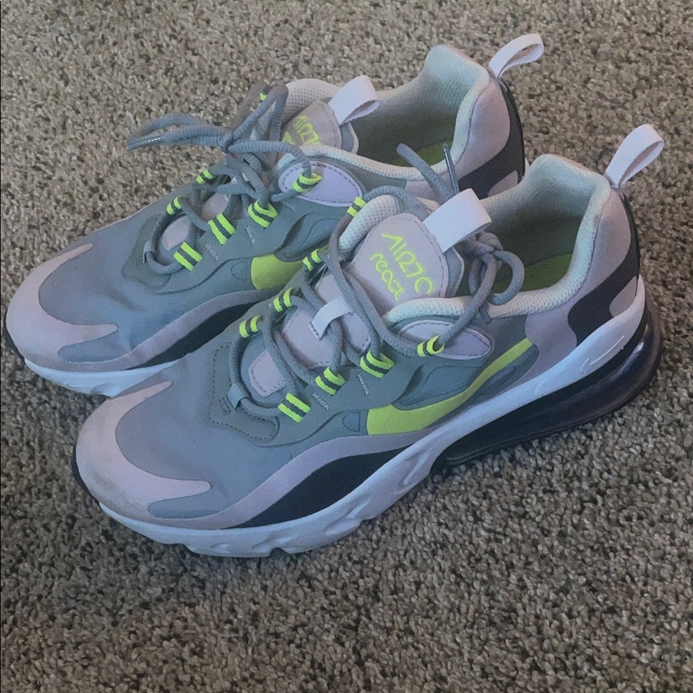 Nike Air 270 React Grey Purple Sneakers - Picture 1 of 4
